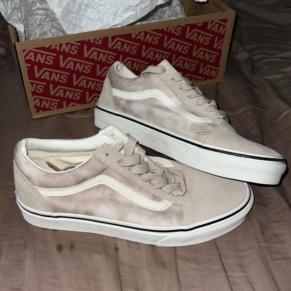 NWT OLD SKOOL VANS